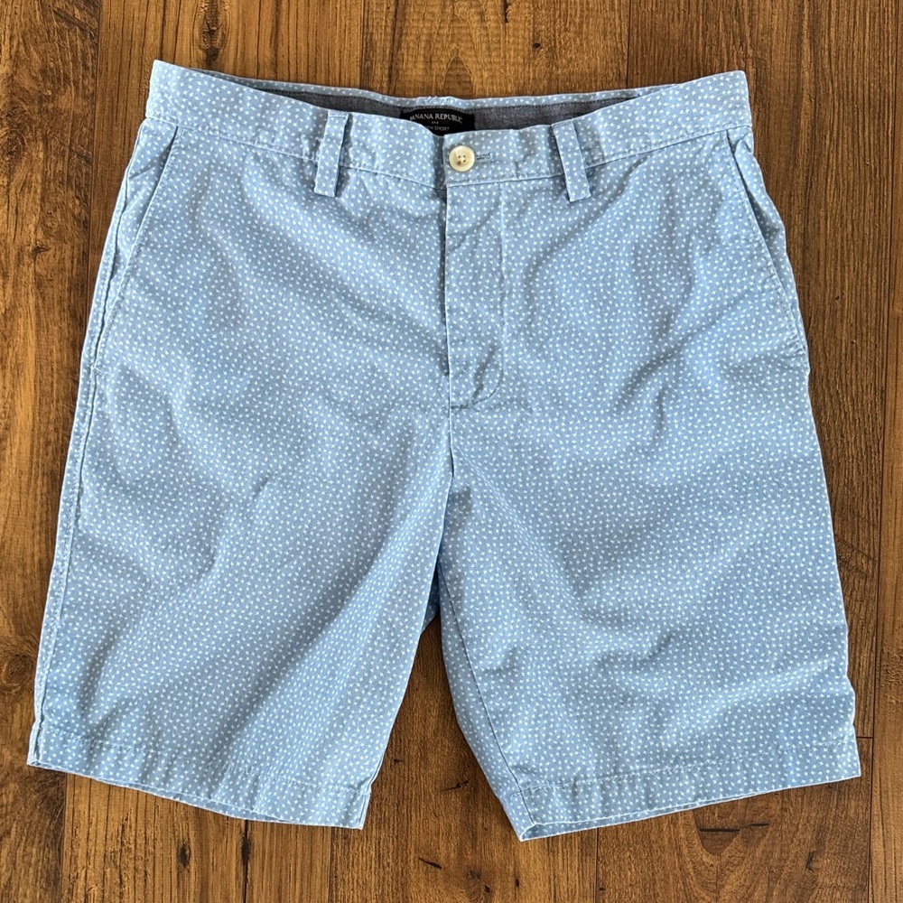 Banana Republic men’s blue shorts, size 32
